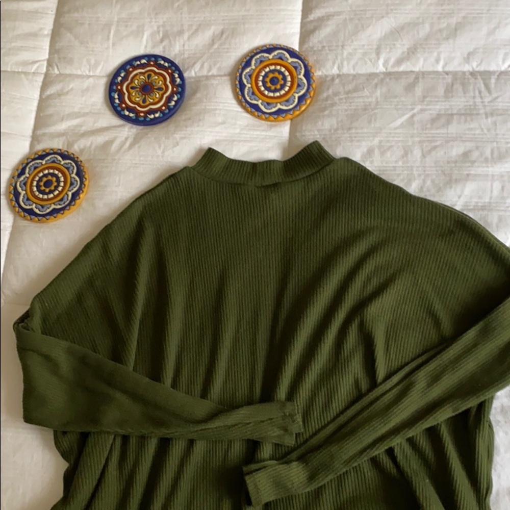 Army green Mock neck flowy top H&M